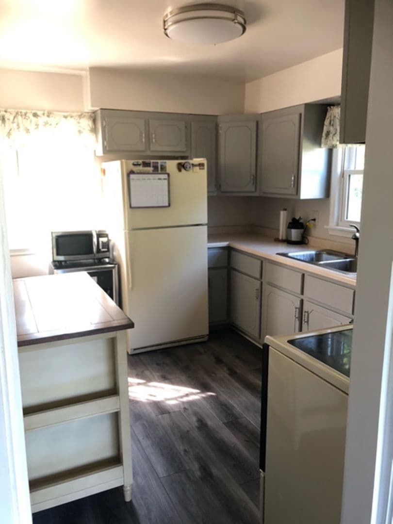 Duluth House: 901 W 6th St