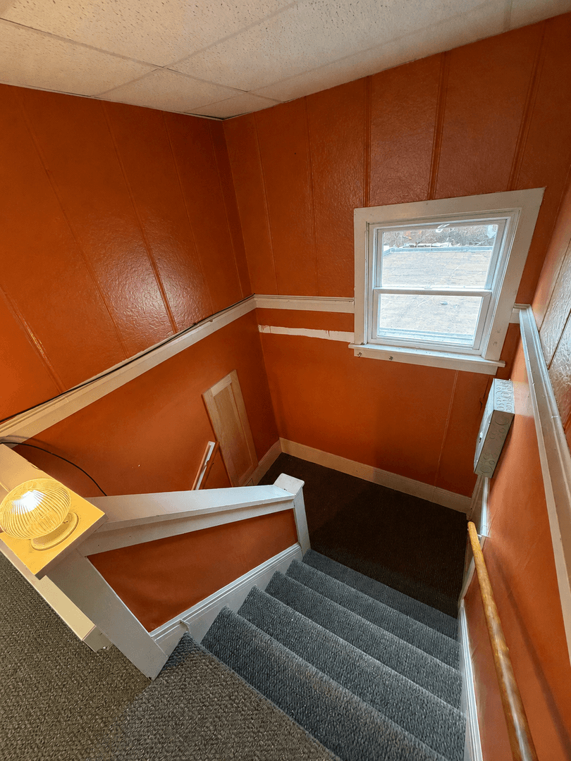 Duluth Apartment: 4428 E Superior St