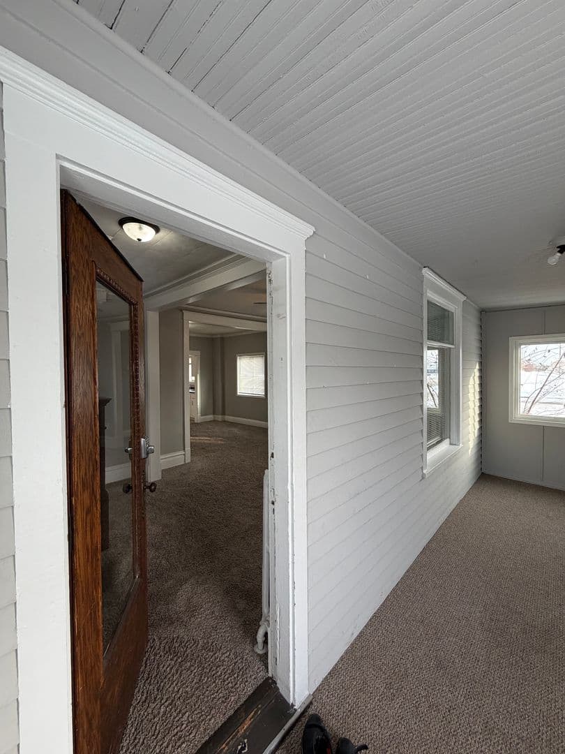 Superior House: 1205 Belknap St