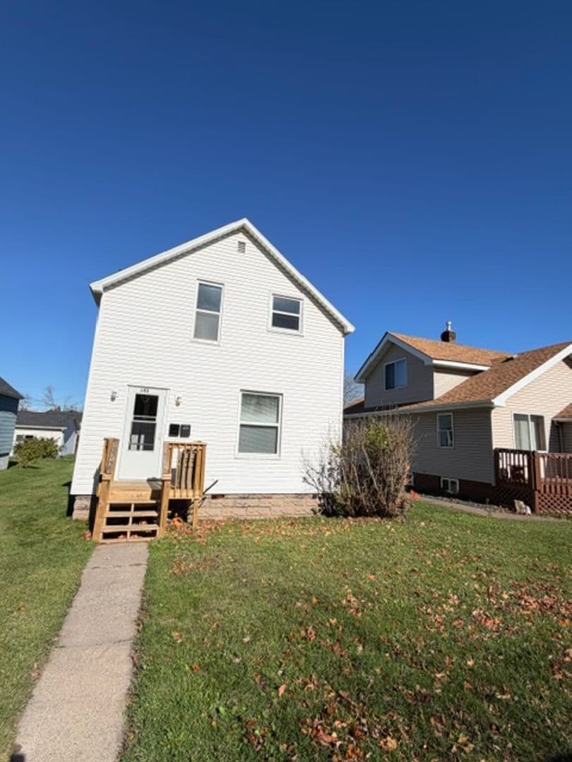Proctor Apartment: 143 2nd St