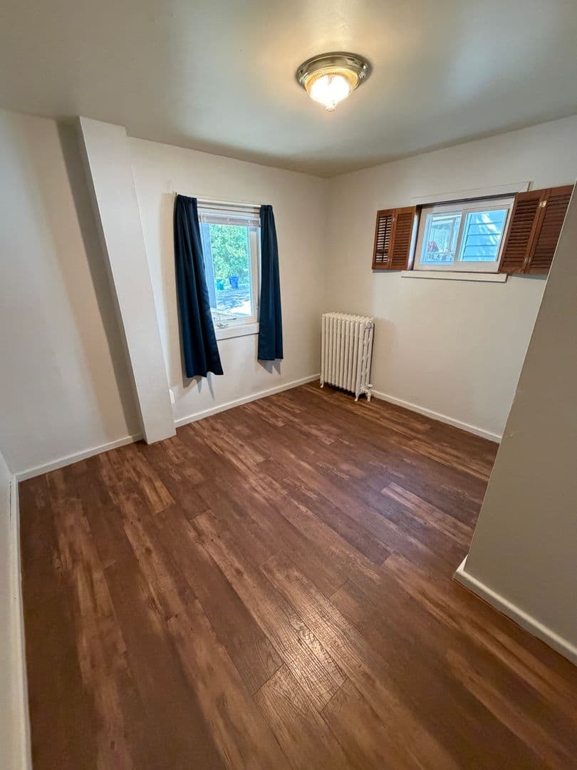Duluth Apartment: 902 N 11th Ave E