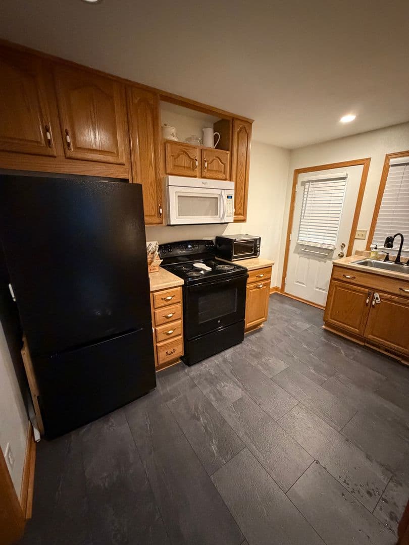 Duluth Apartment: 605 - 607 Leicester Ave