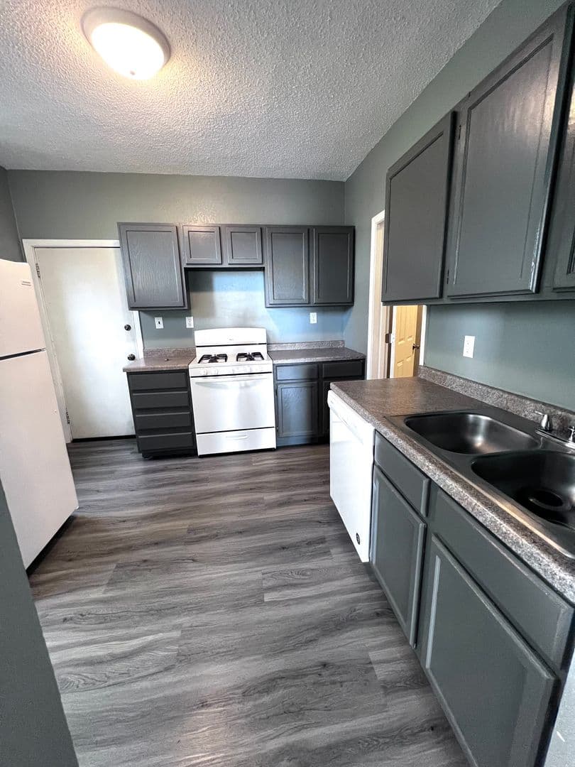 Duluth Apartment: 208 Piedmont Ave