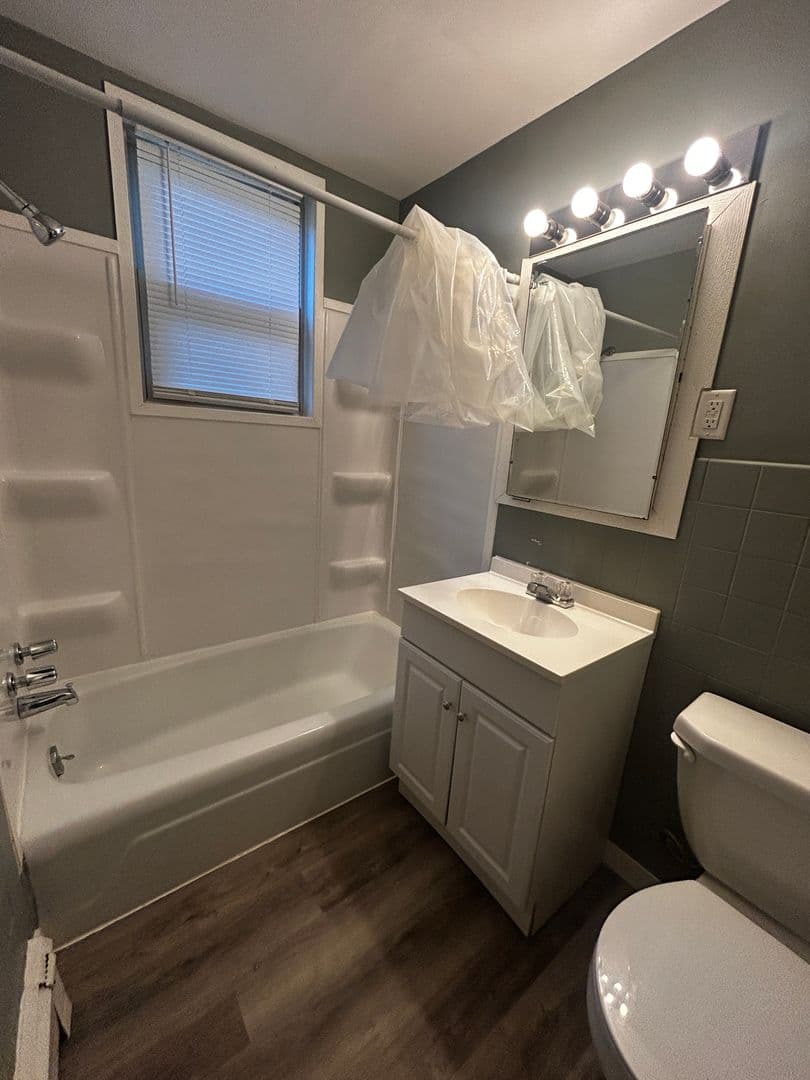 Duluth Apartment: 1807 E 3rd St