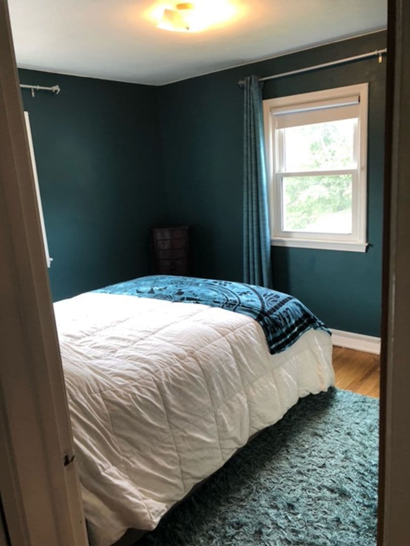 Duluth House: 901 W 6th St
