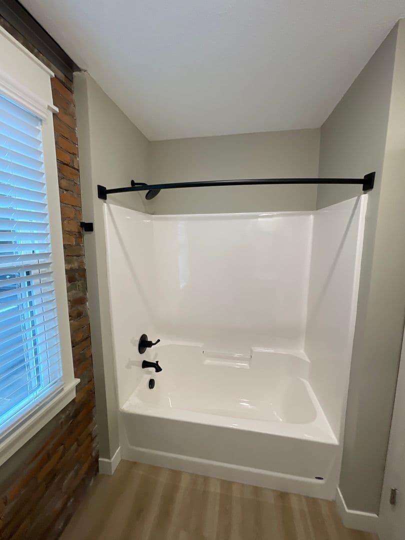 Duluth Apartment: 627 E 4th Street