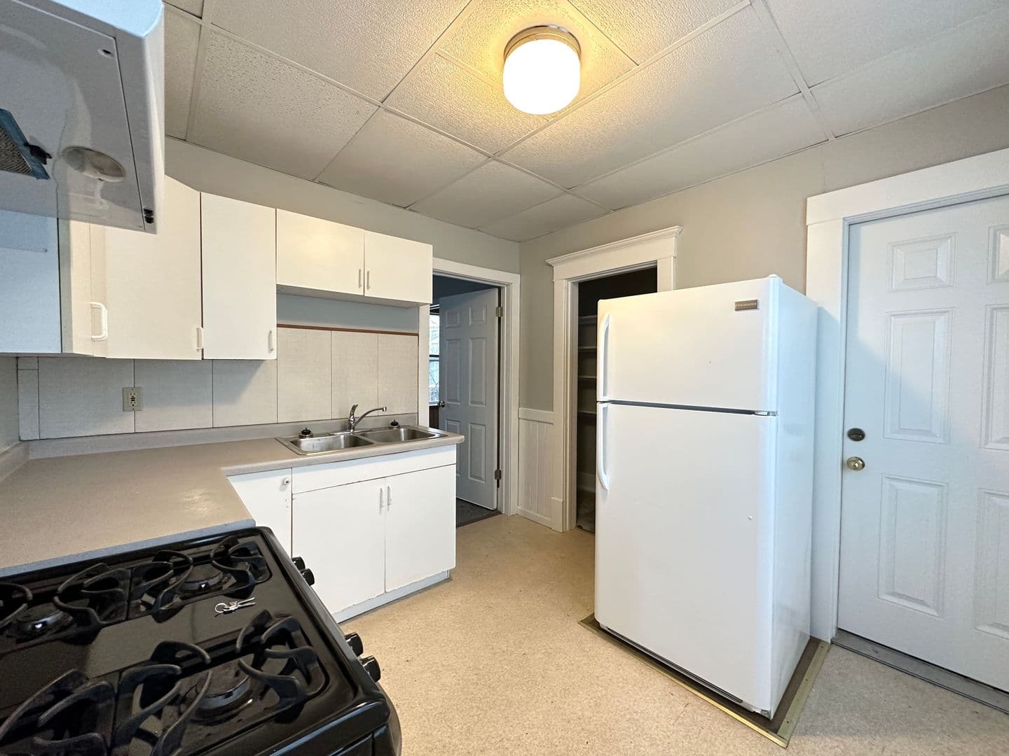 Duluth Apartment: 422 N 27th Ave W