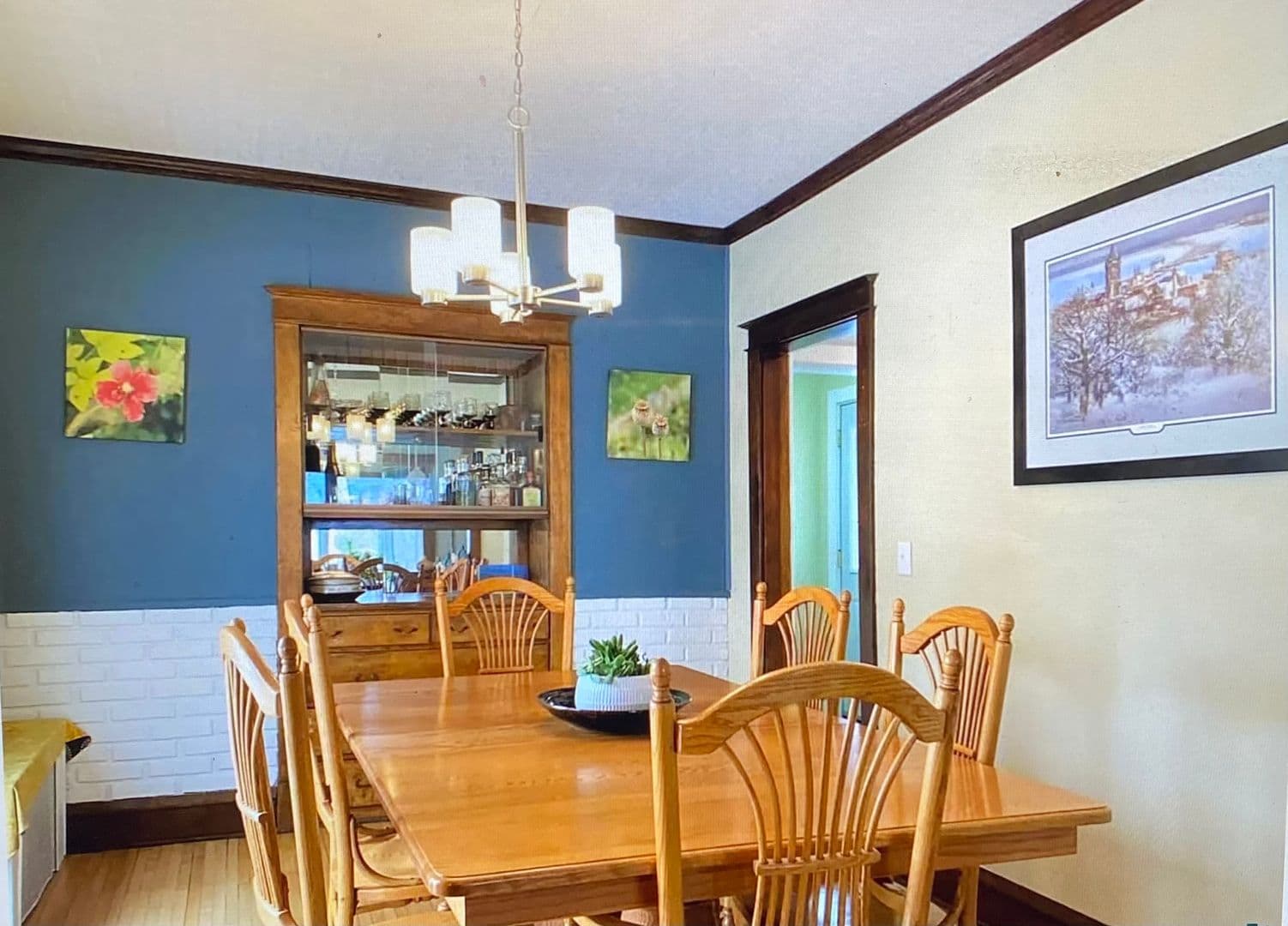 Duluth House: 123 East Winona Street