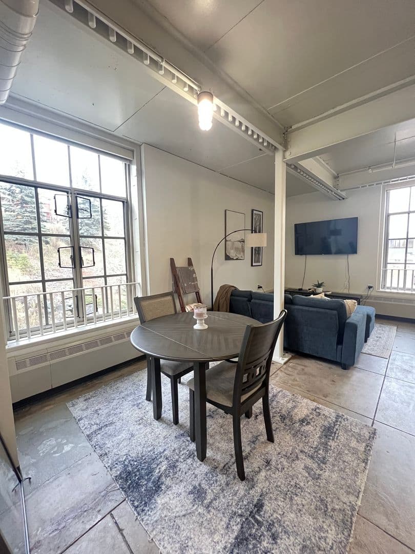 Duluth Apartment: 521 W 2nd Street
