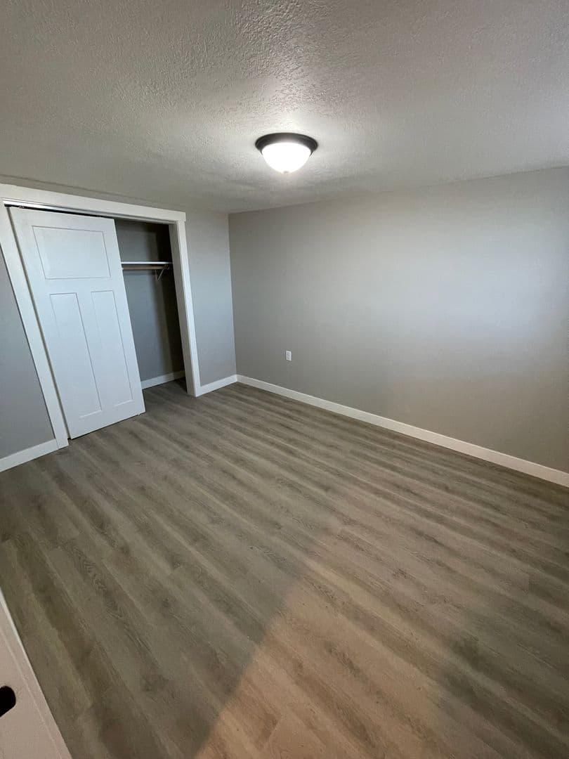 Duluth Apartment: 417-419 N 2nd Ave E