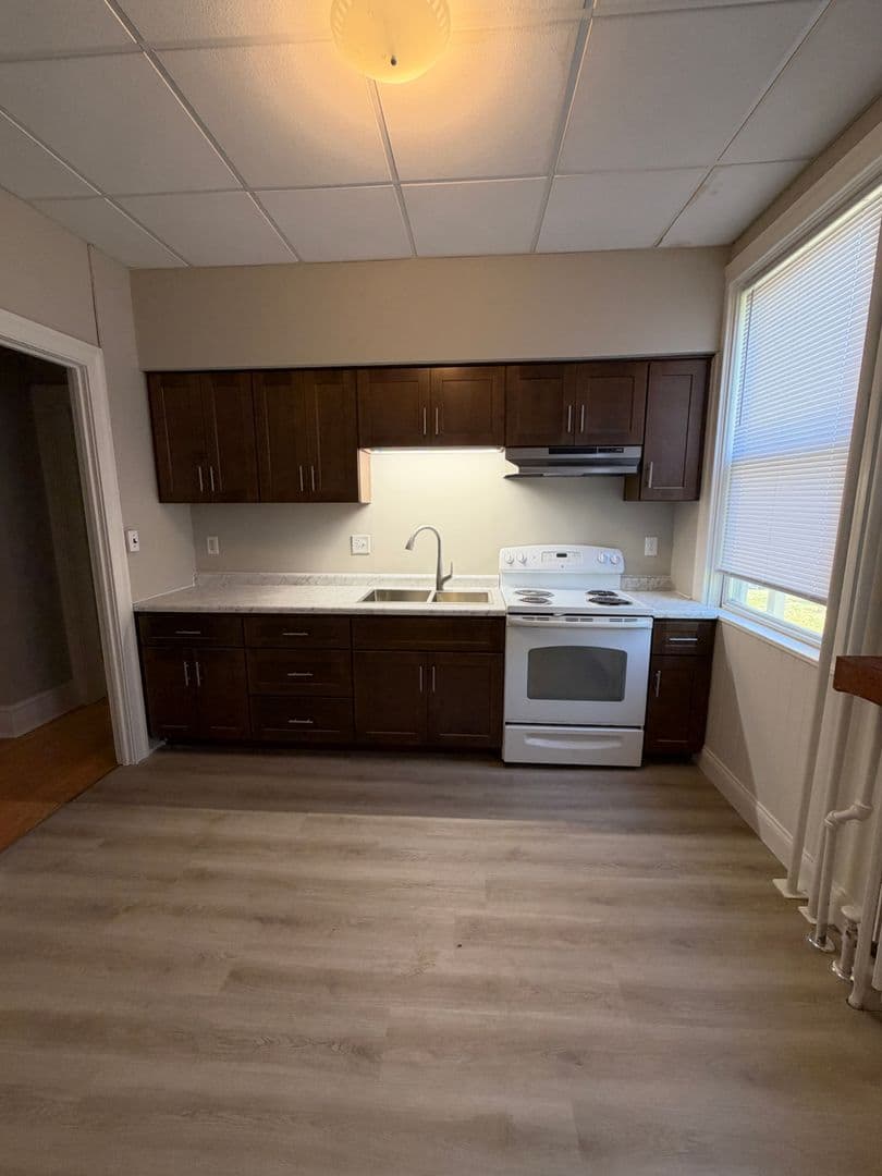 Duluth Apartment: 1531 Jefferson St