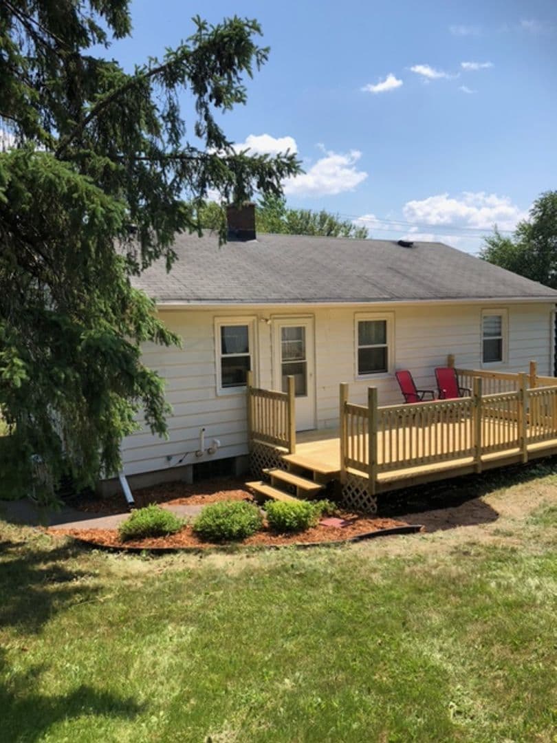 Duluth House: 901 W 6th St
