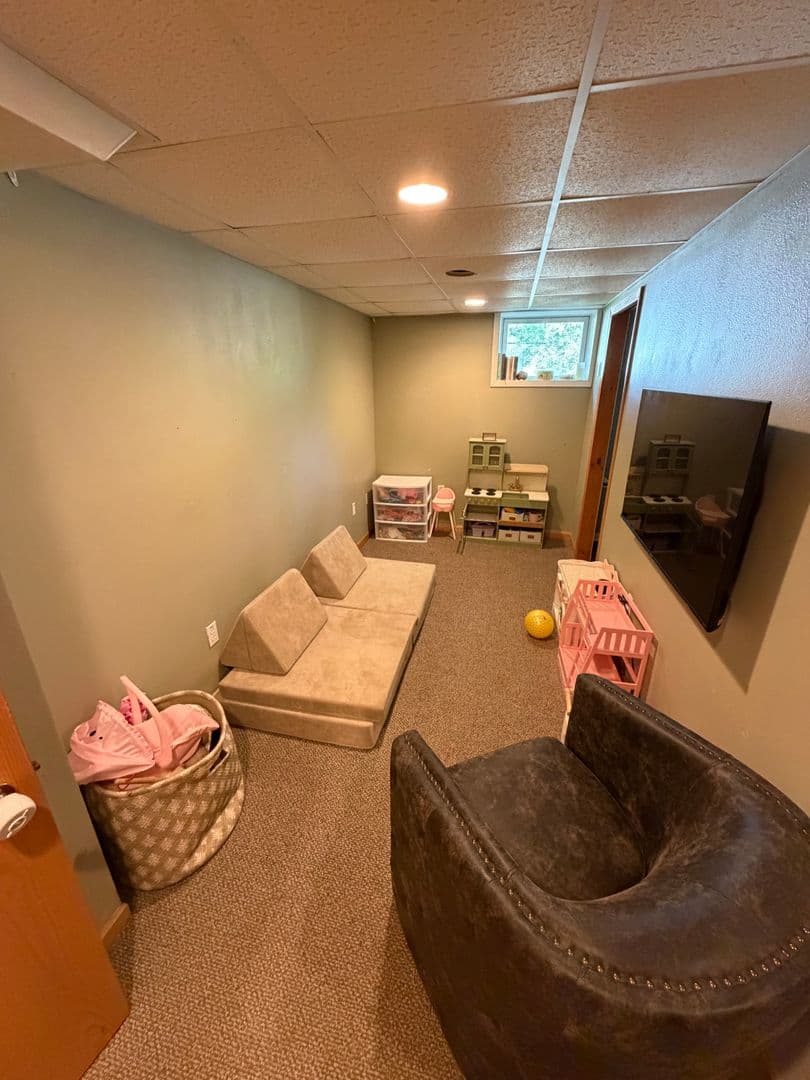 Duluth Apartment: 605 - 607 Leicester Ave