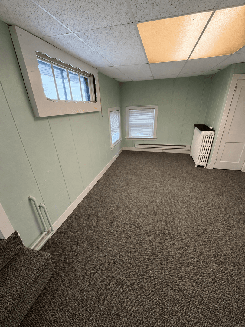 Duluth Apartment: 4428 E Superior St