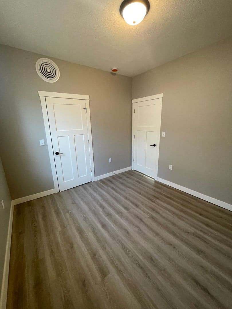 Duluth Apartment: 417-419 N 2nd Ave E