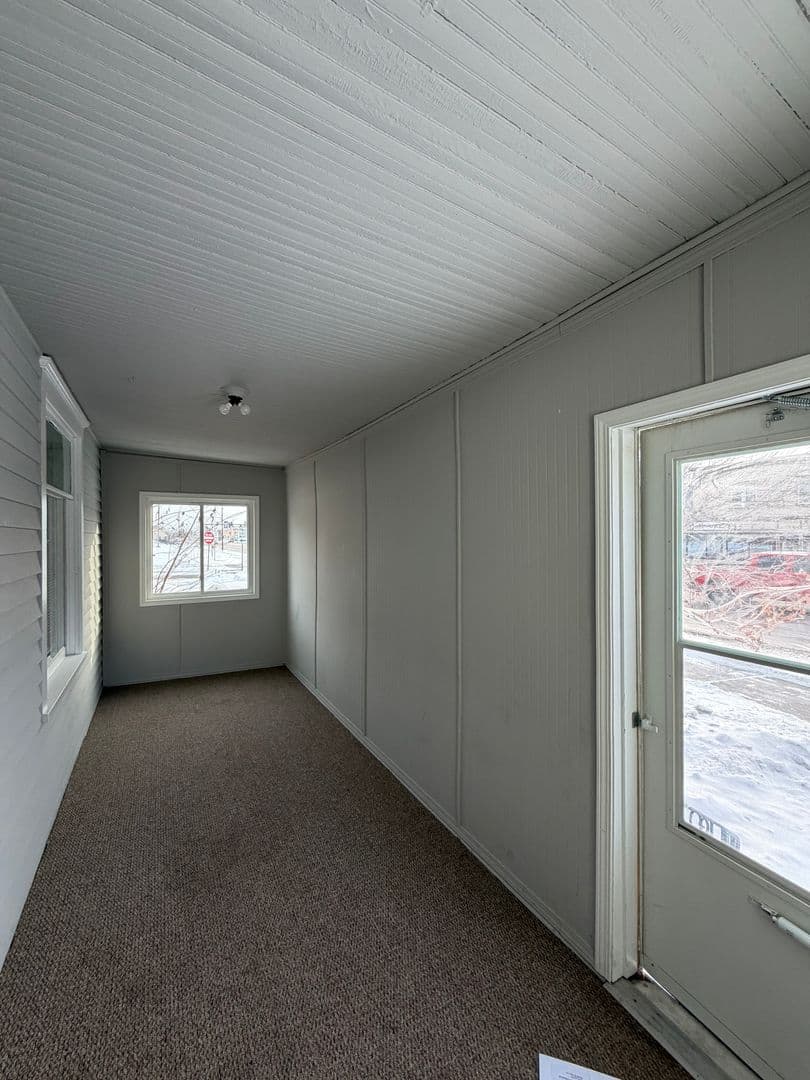 Superior House: 1205 Belknap St