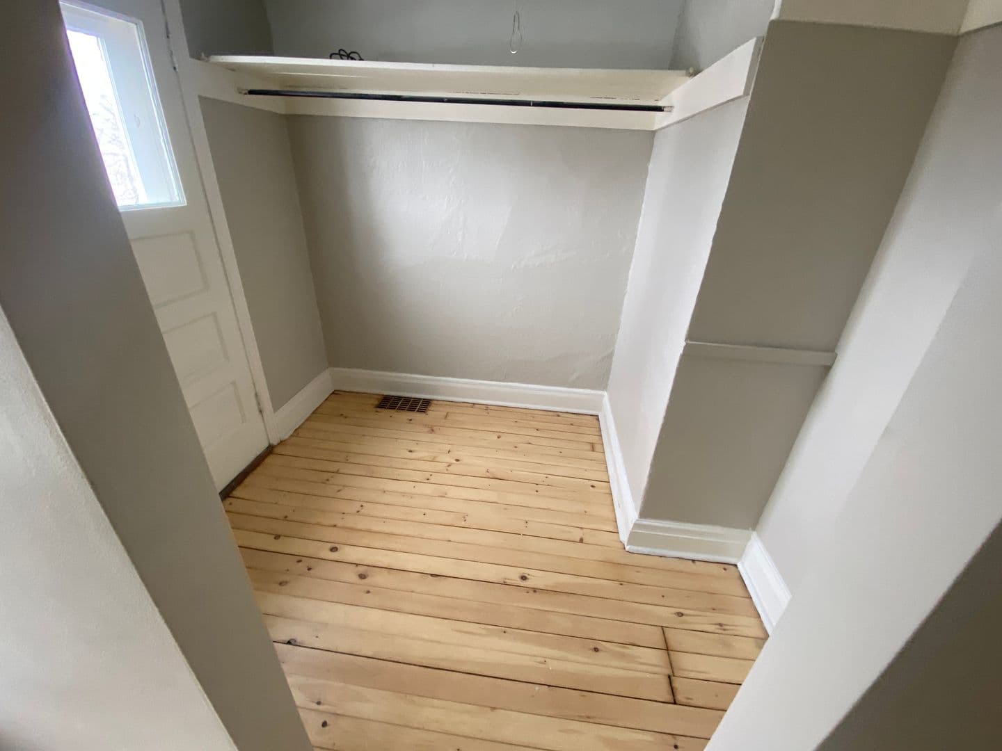 Duluth House: 3151 Vernon St