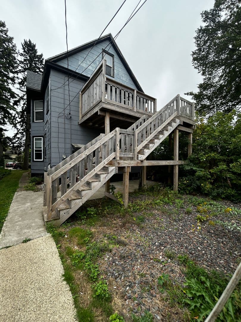 Superior Apartment: 1209 N 16th St