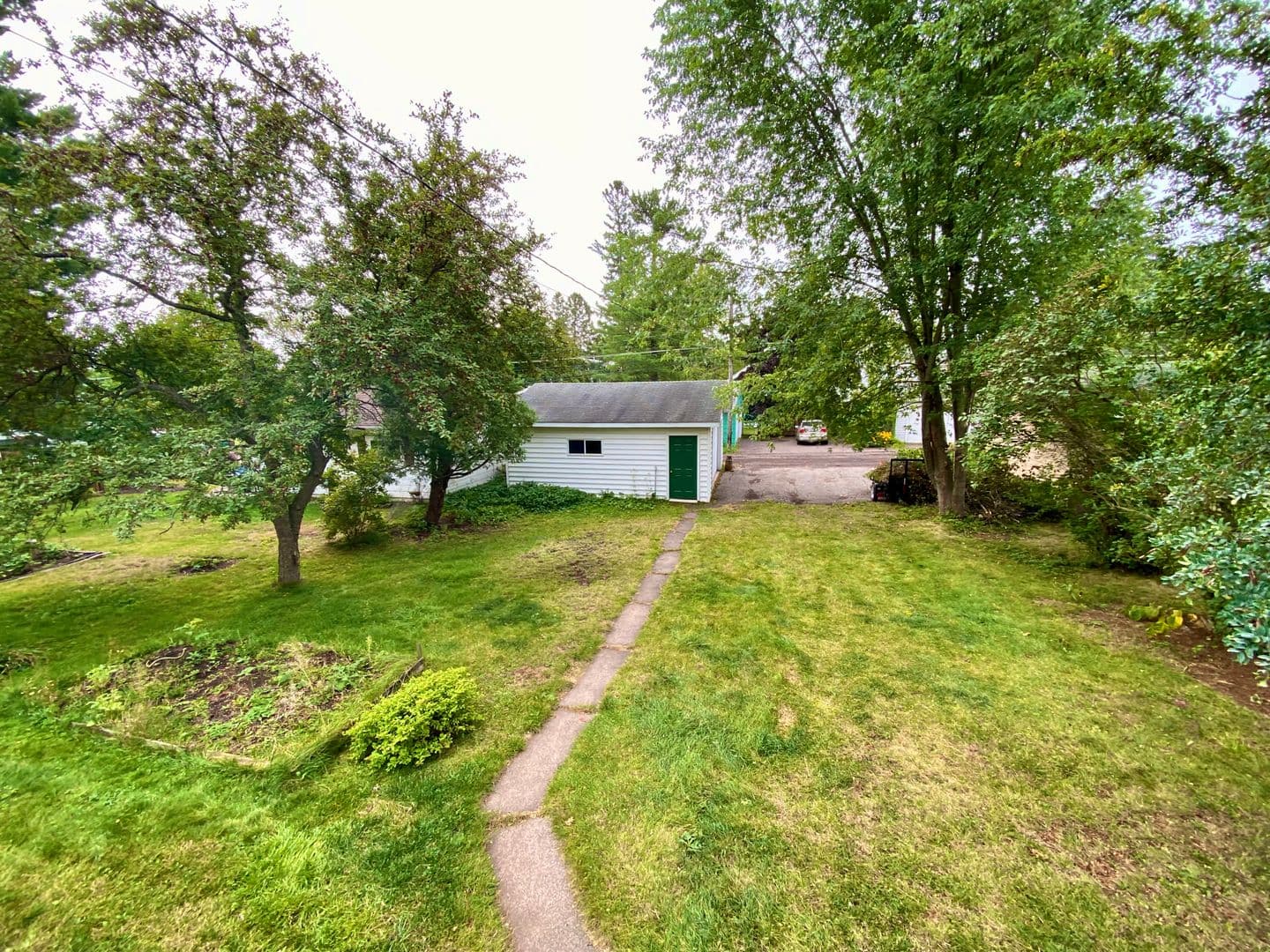 Duluth House: 226 W Kent Road