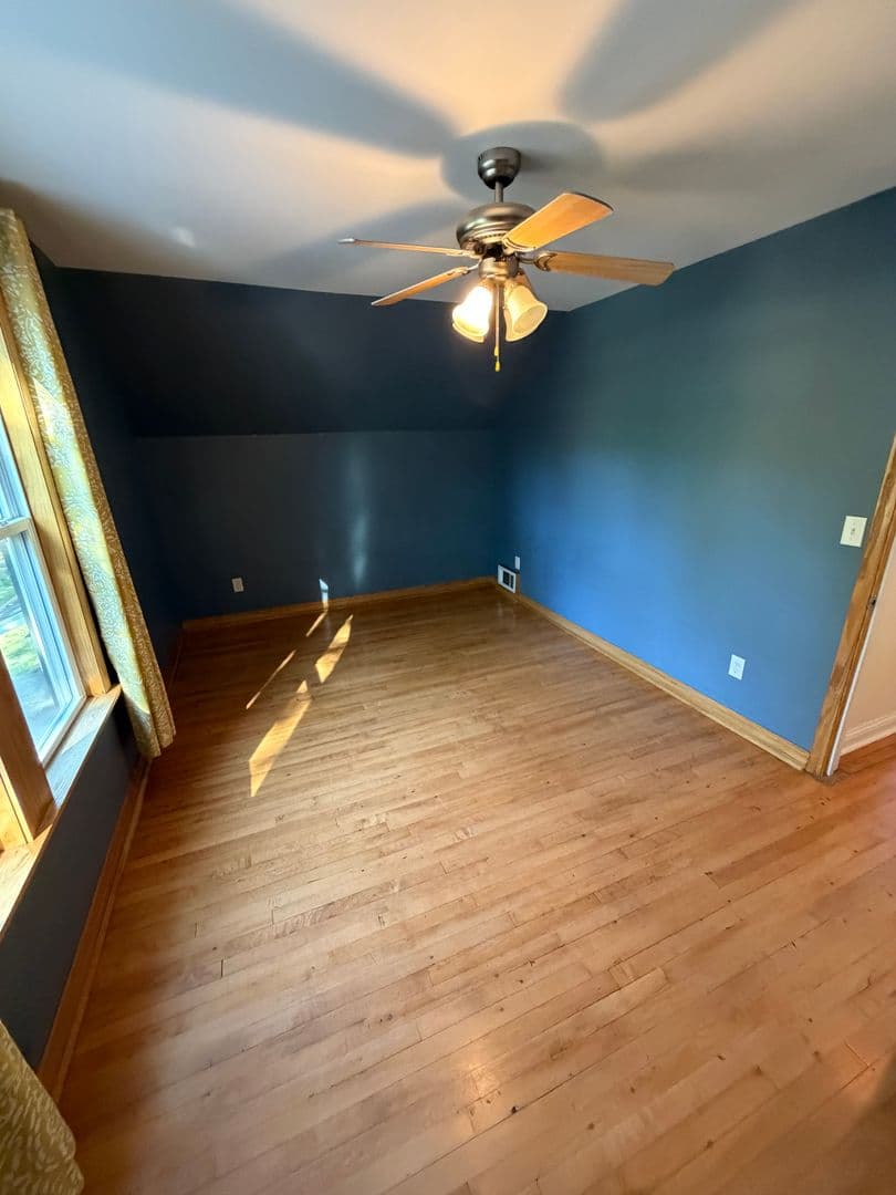 Duluth House: 1310 E 10th St