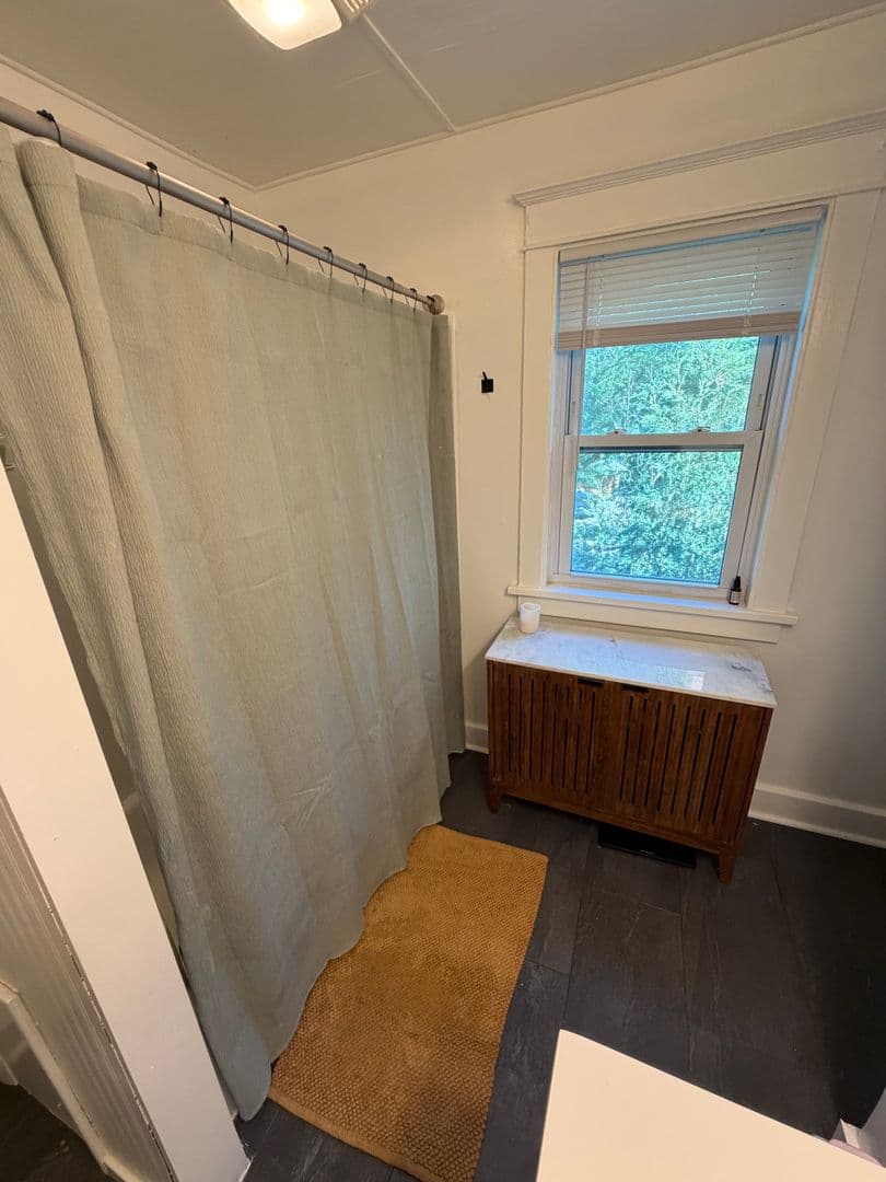 Duluth Apartment: 605 - 607 Leicester Ave