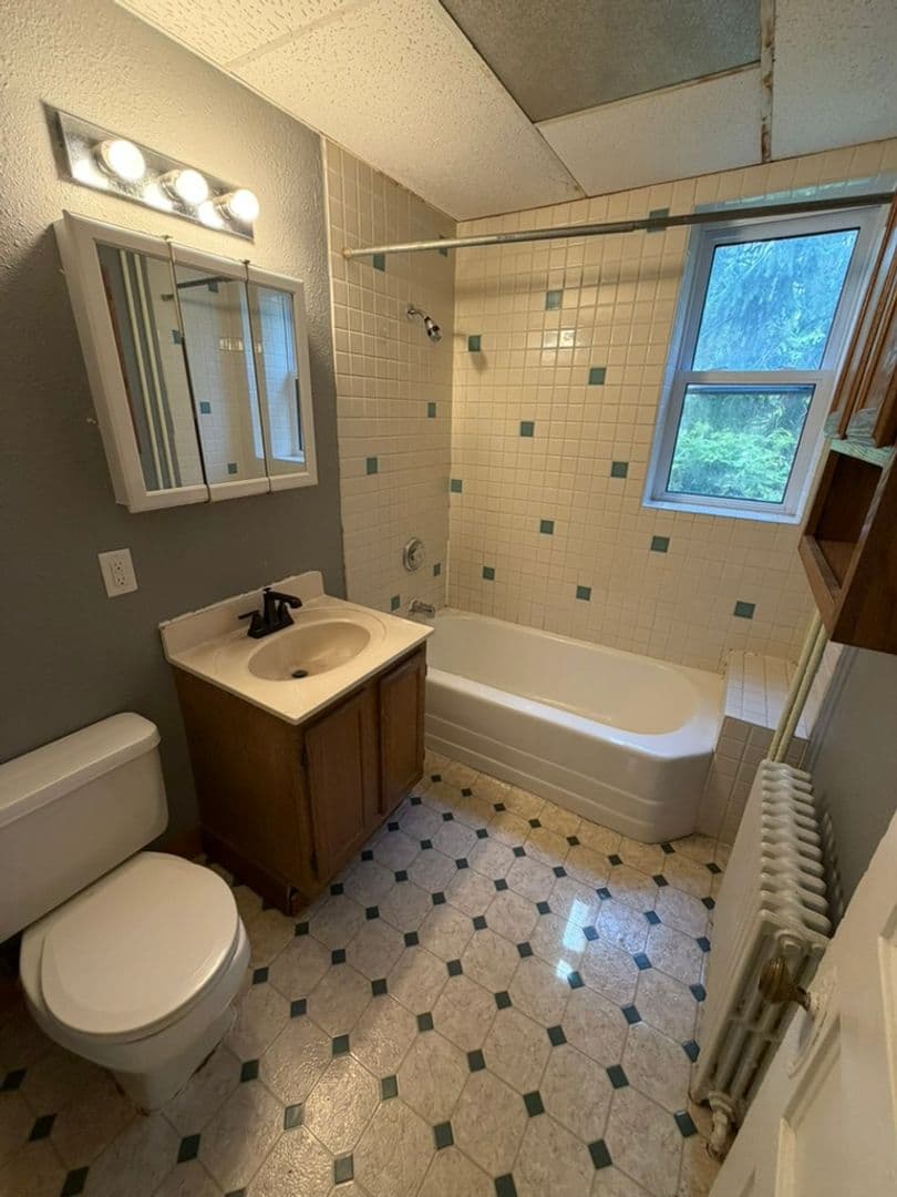 Duluth Apartment: 918 - 922 E 5th St
