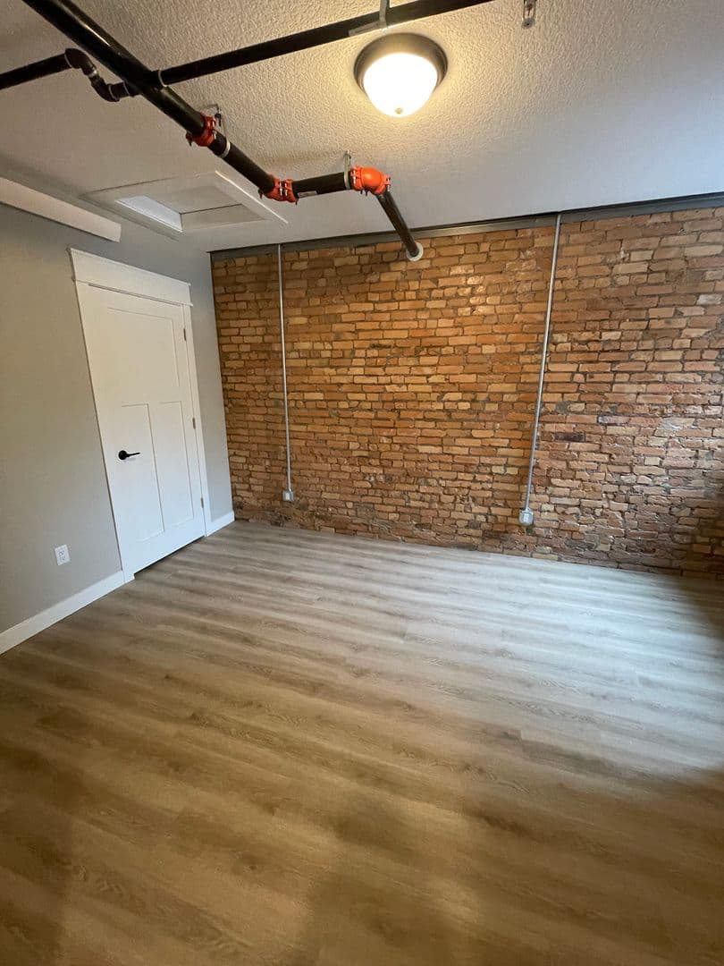 Duluth Apartment: 627 E 4th Street