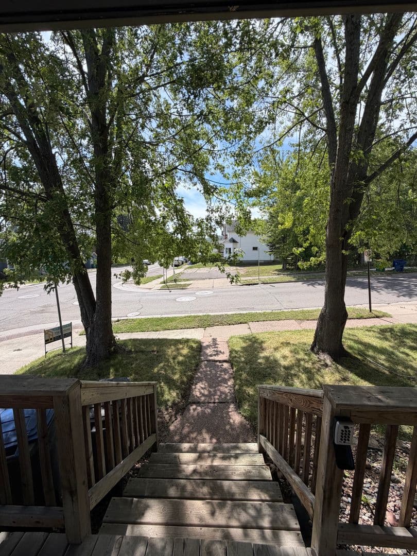 Duluth Apartment: 902 N 11th Ave E