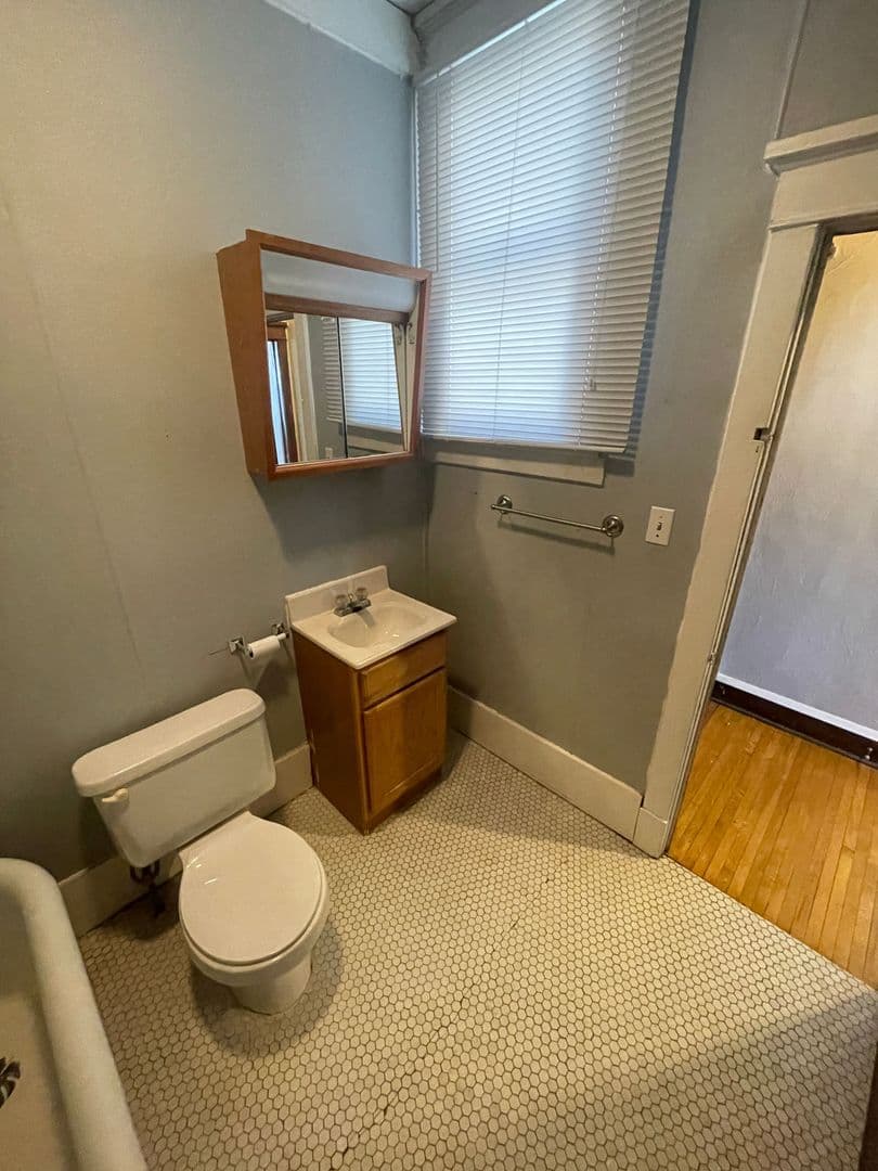 Superior Apartment: 1701-1703 N 22nd St