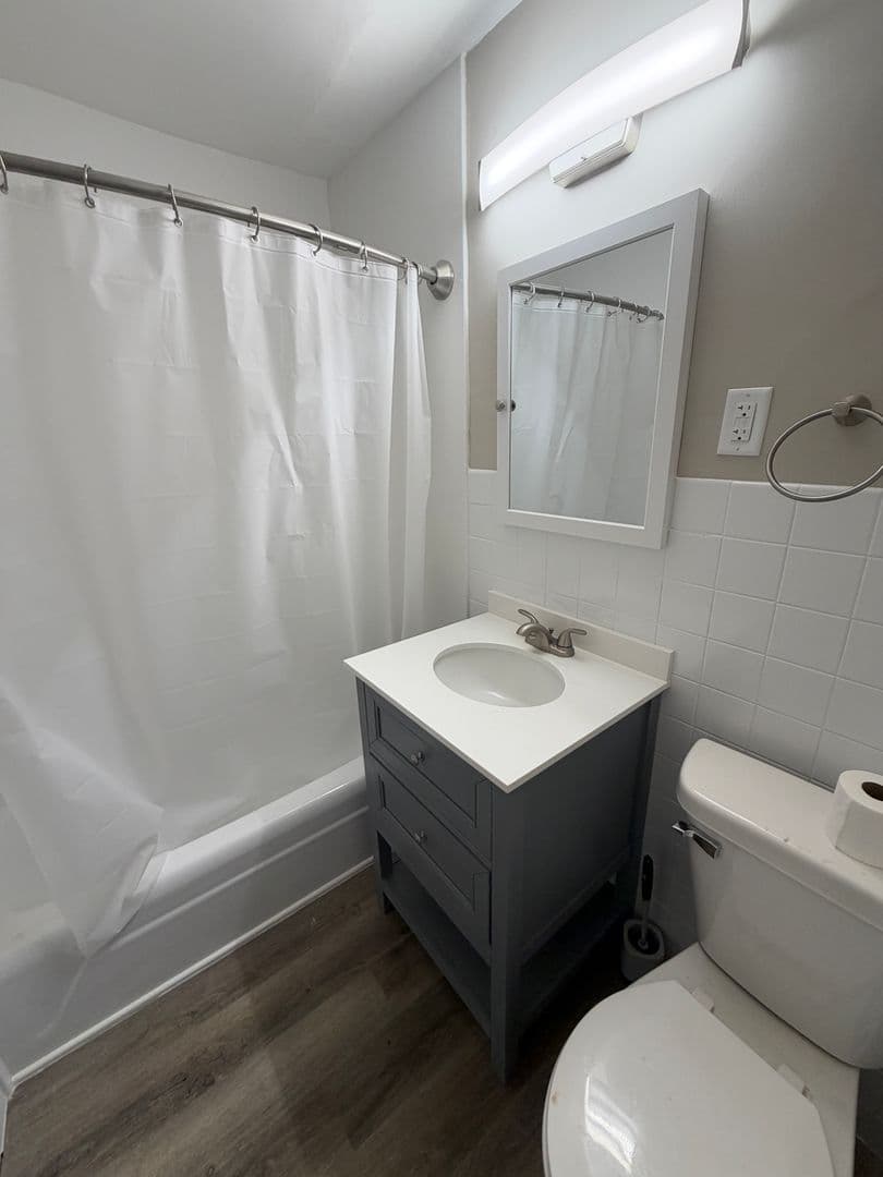 Duluth Apartment: 1807 E 3rd St