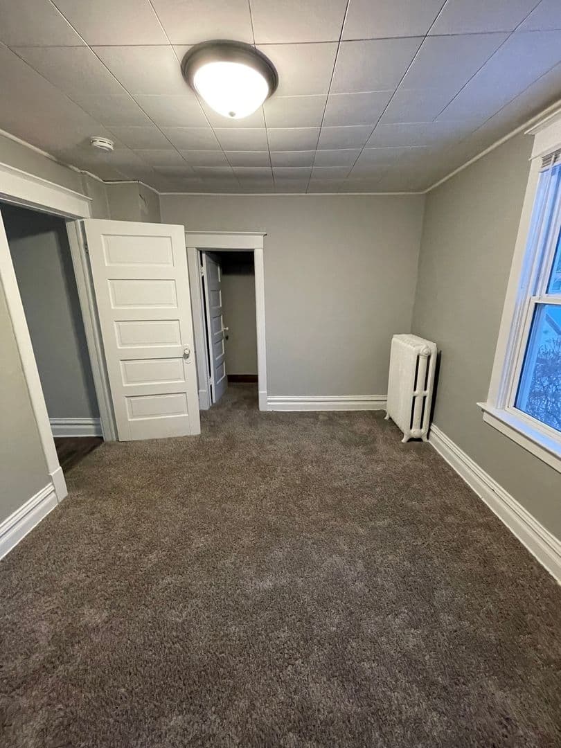 Superior House: 1205 Belknap St