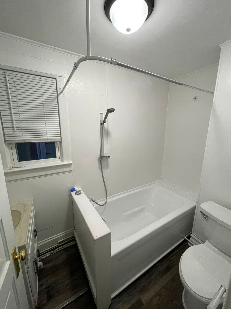 Superior House: 1205 Belknap St