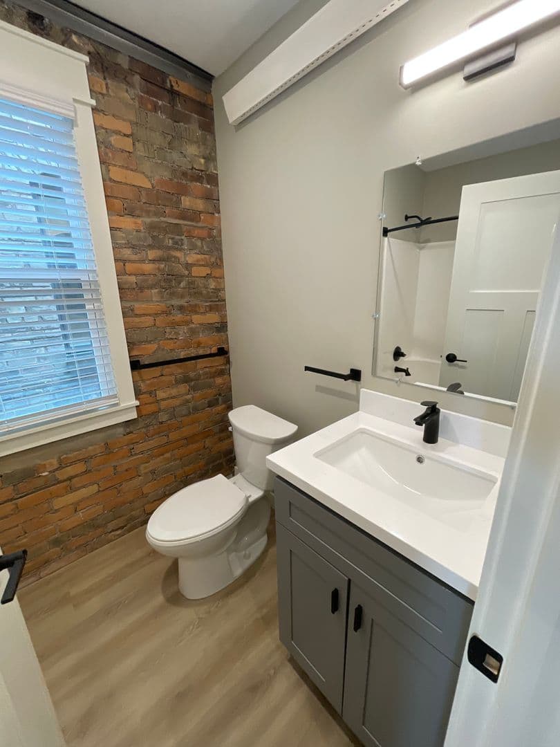 Duluth Apartment: 627 E 4th Street
