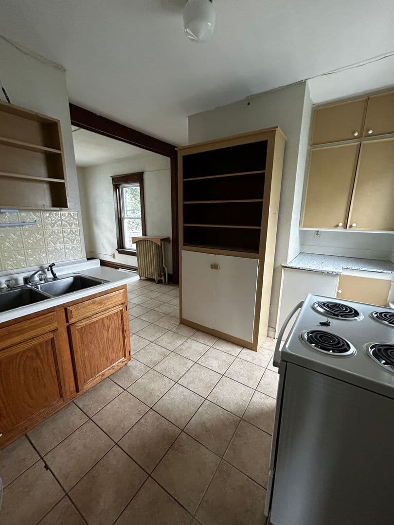 Superior Apartment: 1209 N 16th St