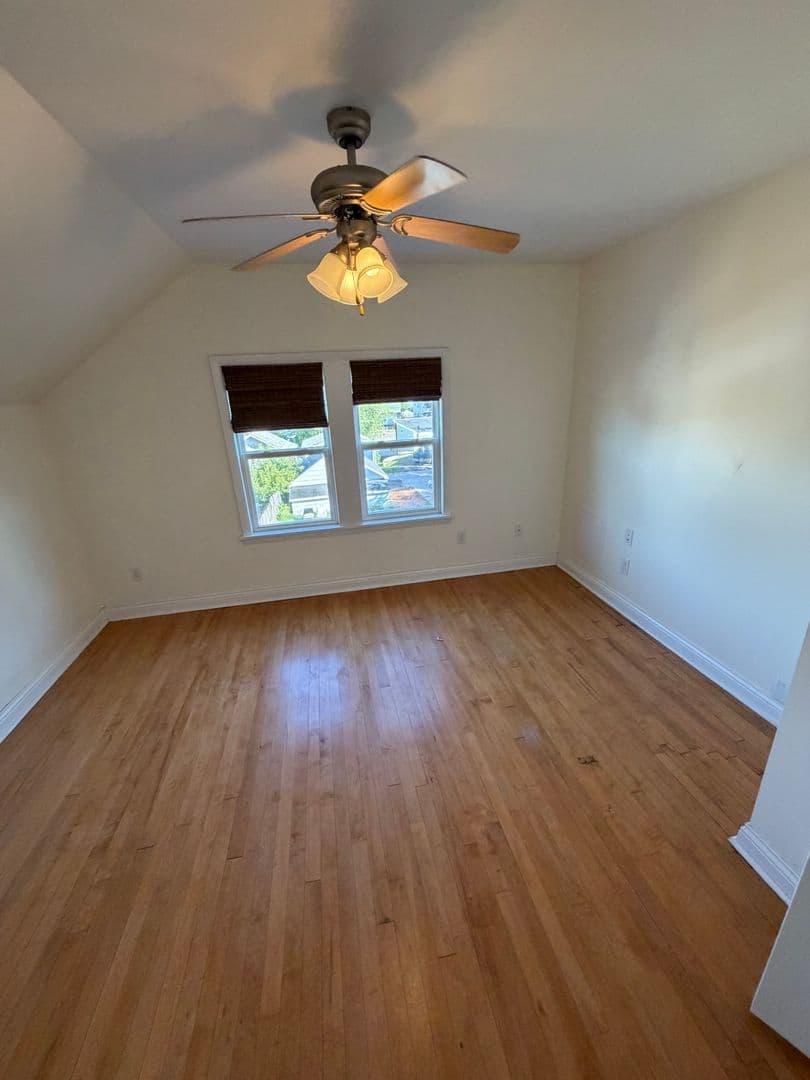 Duluth House: 1310 E 10th St