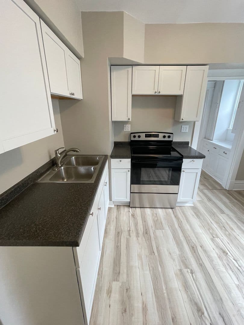 Duluth Apartment: 611 E 6th St