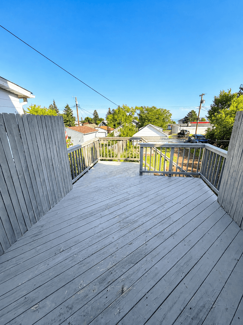 Duluth House: 1310 E 10th St