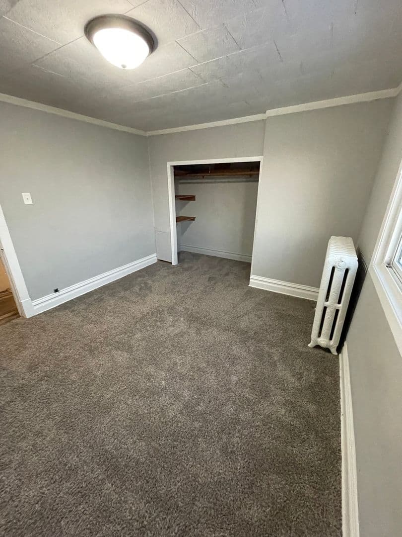 Superior House: 1205 Belknap St
