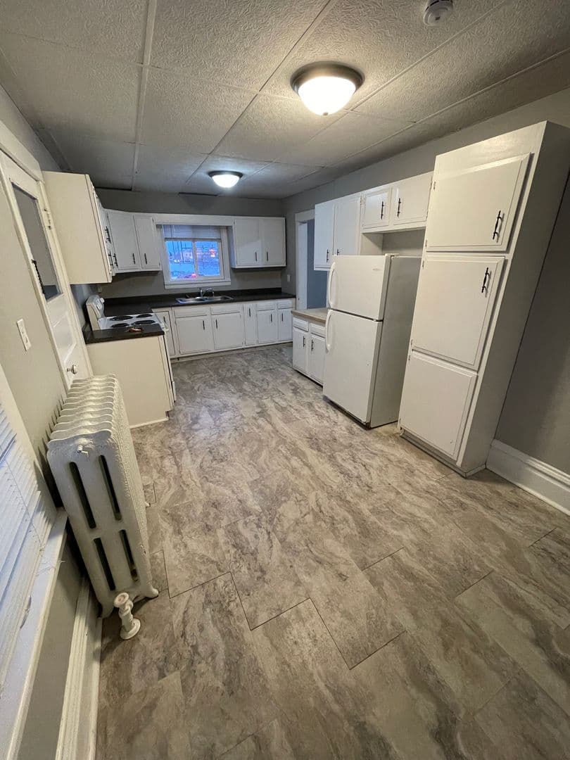 Superior House: 1205 Belknap St