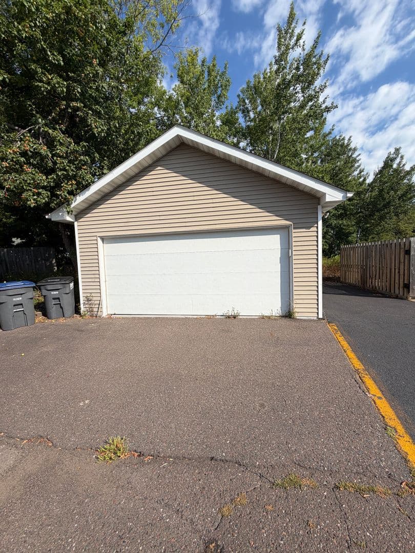 Duluth Apartment: 4729 McCulloch St