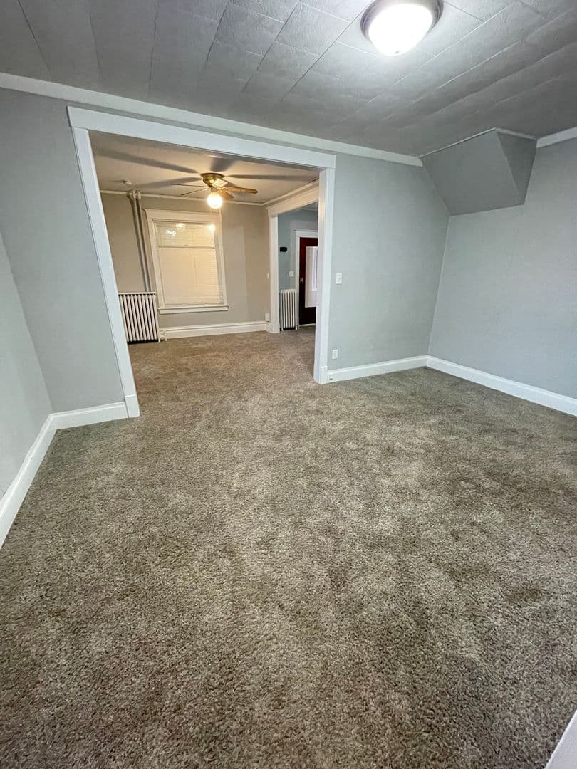 Superior House: 1205 Belknap St
