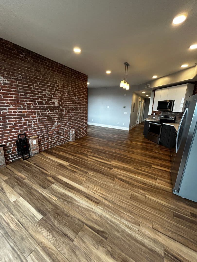Duluth Apartment: 1509 E Superior Street