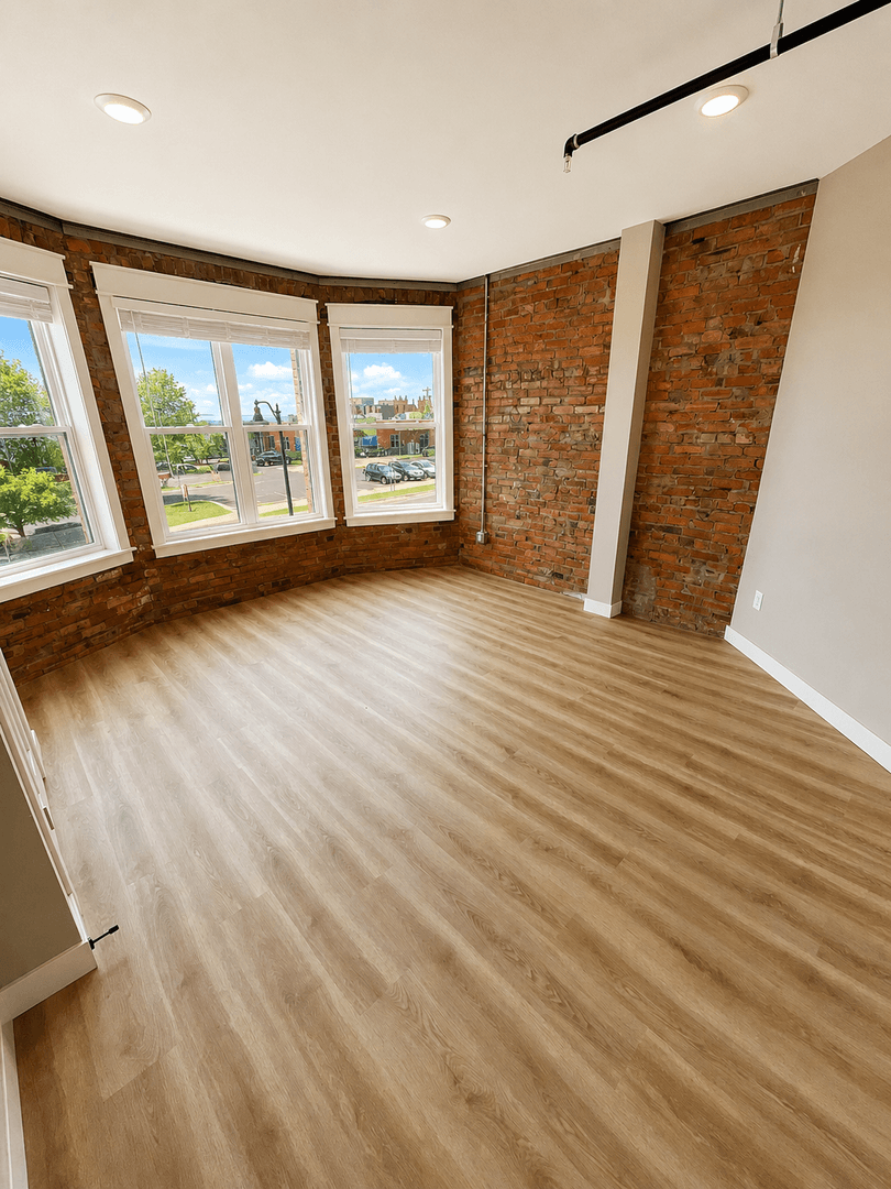 Duluth Apartment: 627 E 4th Street