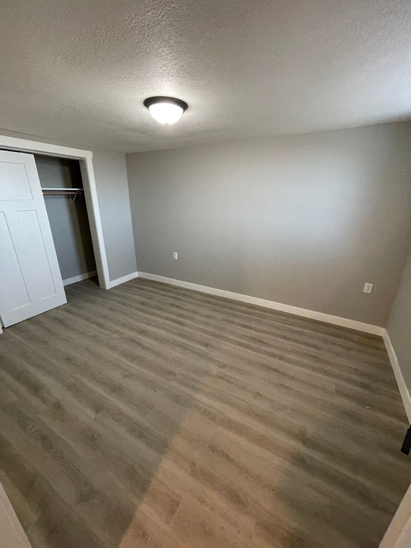 Duluth Apartment: 417-419 N 2nd Ave E