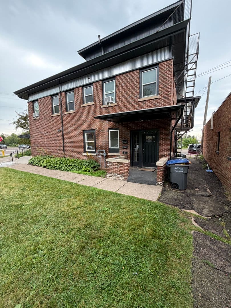 Duluth Apartment: 4428 E Superior St