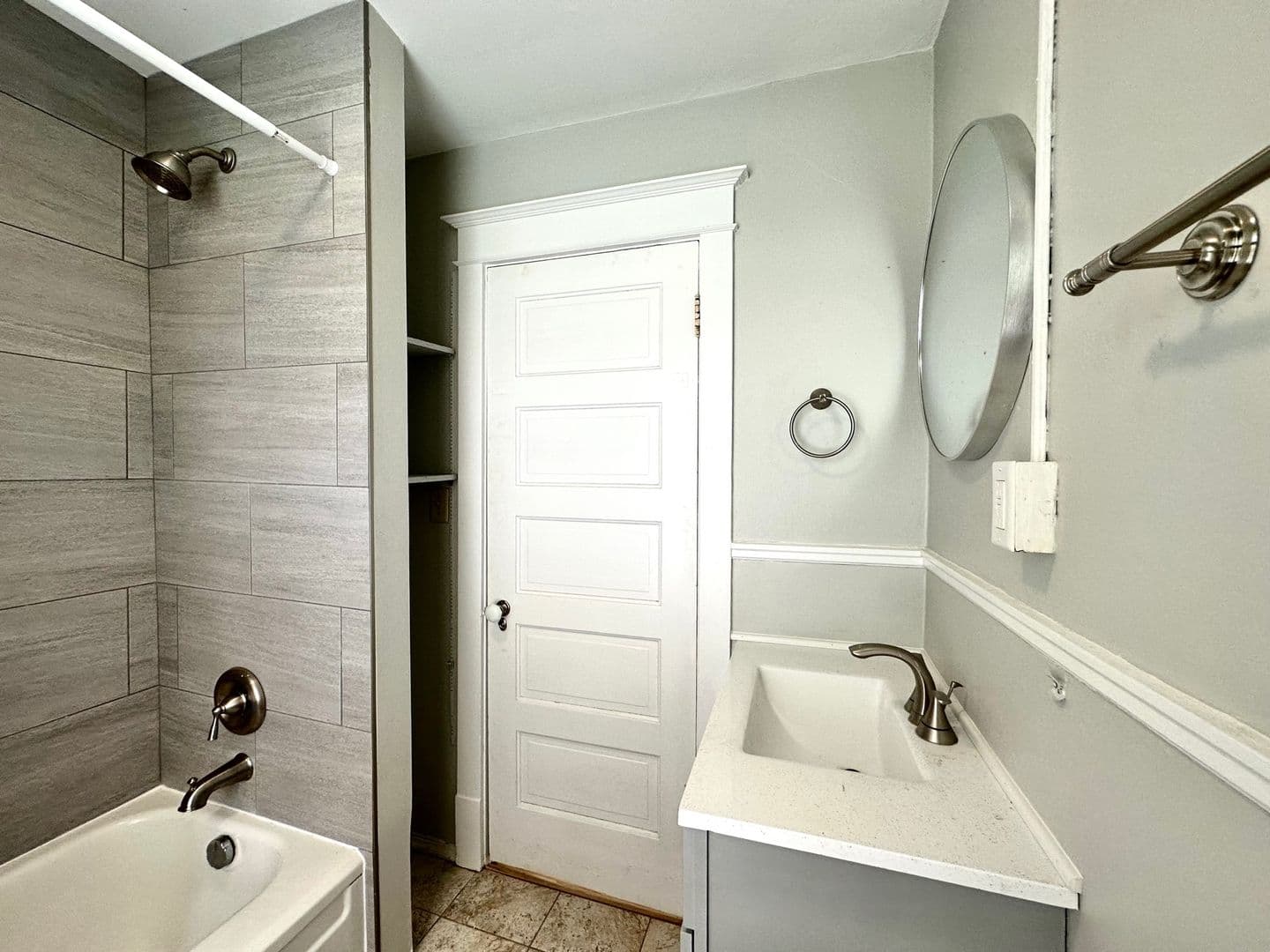 Duluth Apartment: 622 E 8th St