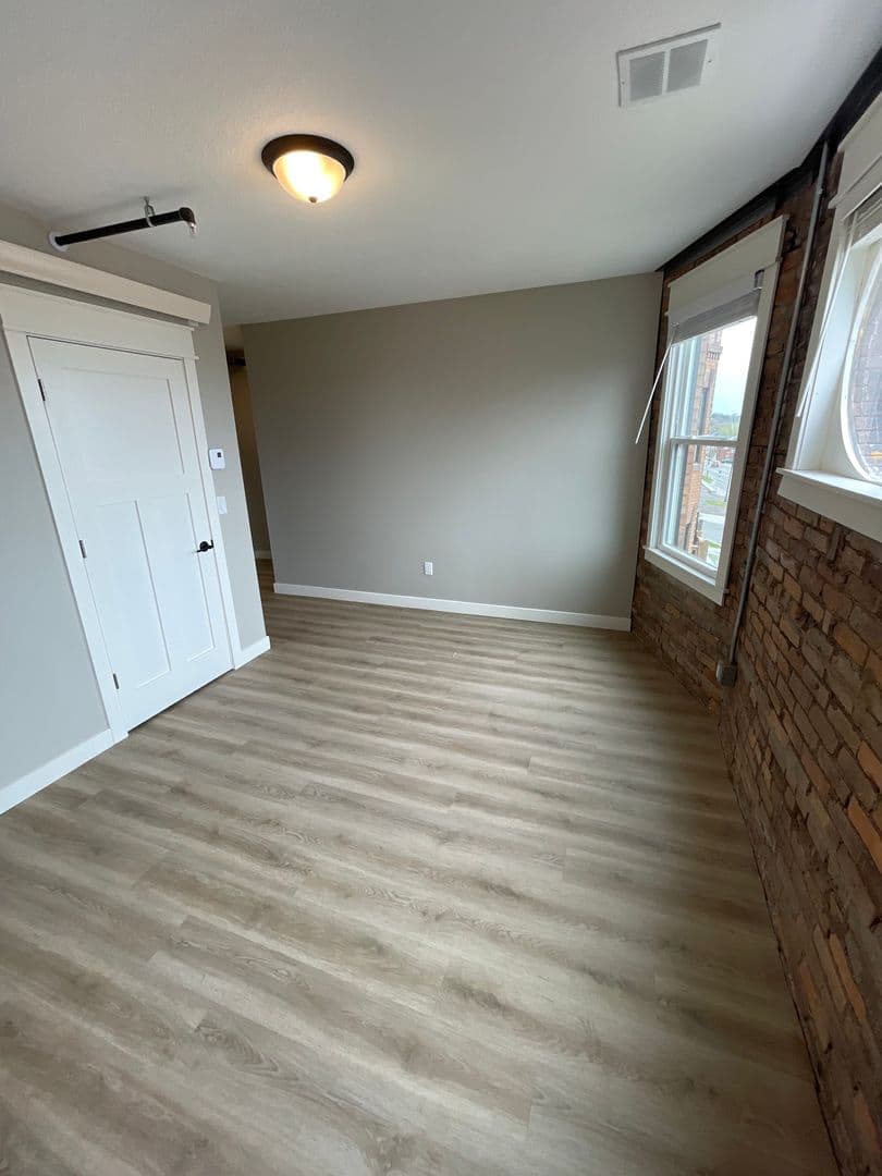 Duluth Apartment: 627 E 4th Street