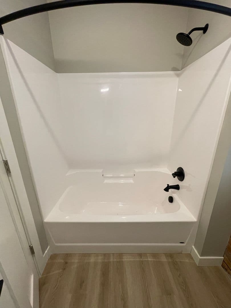 Duluth Apartment: 627 E 4th Street