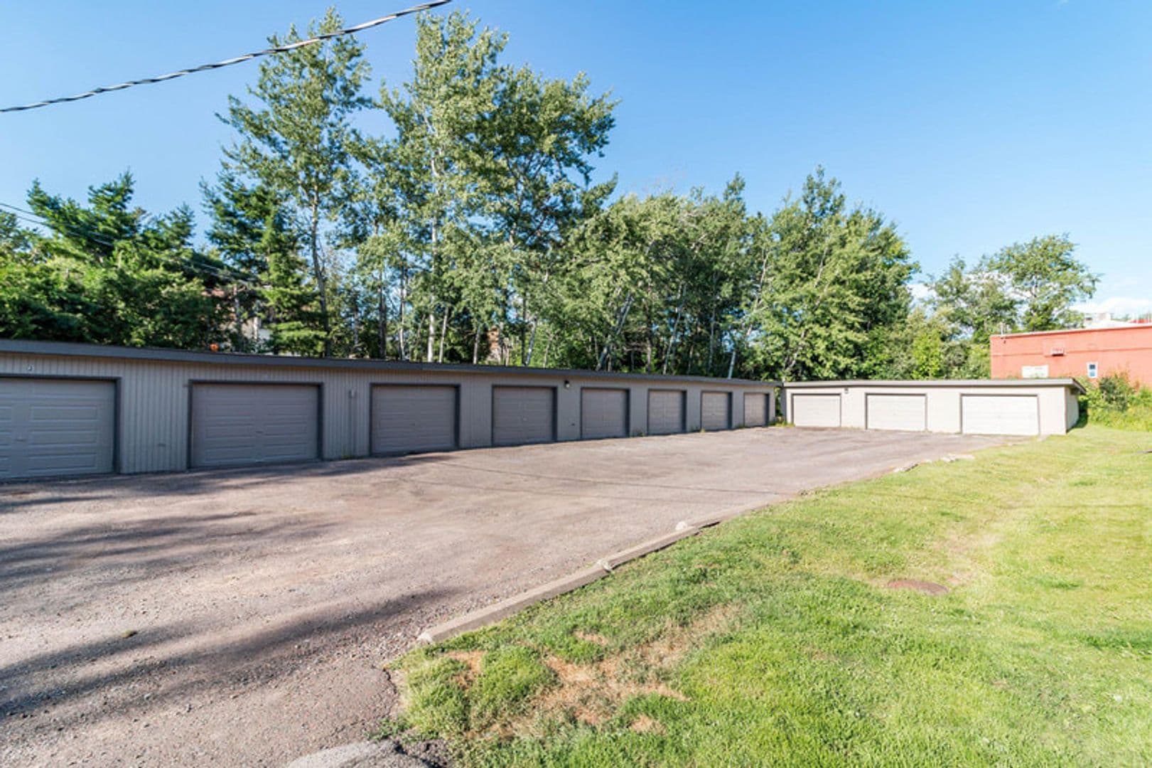 Duluth Apartment: 25 W Redwing St