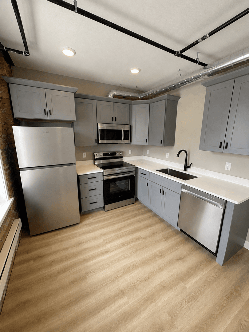 Duluth Apartment: 627 E 4th Street